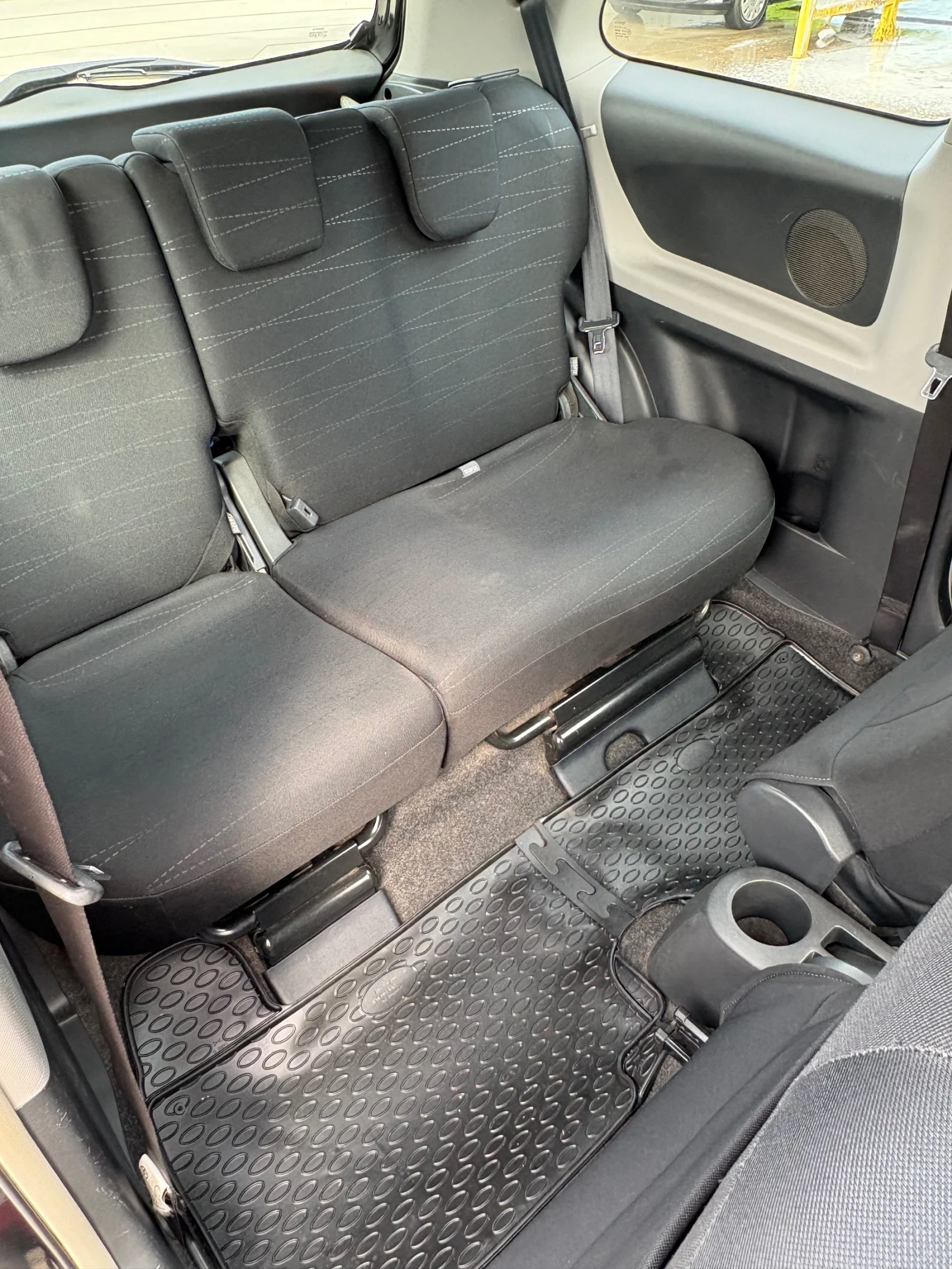 Toyota Yaris  - изображение 9