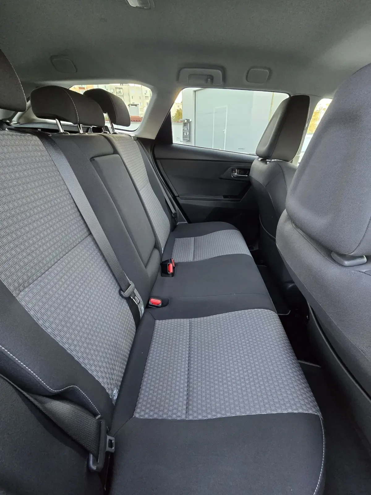 Toyota Auris Hybrid   | Mobile.bg   12