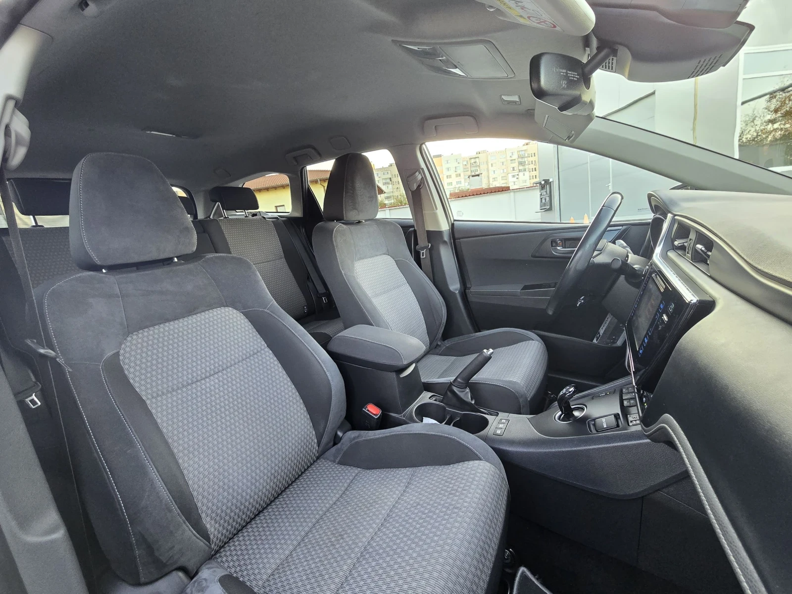 Toyota Auris Hybrid   | Mobile.bg   11