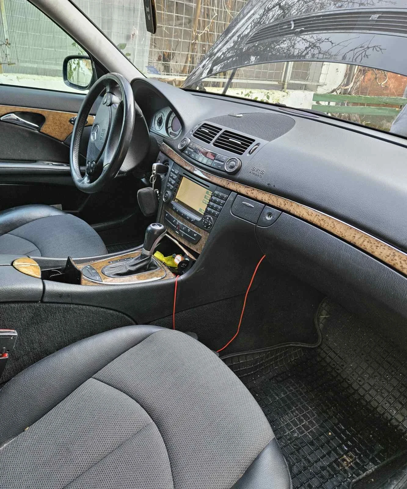 Mercedes-Benz E 320 W211, снимка 7 - Автомобили и джипове - 53876307