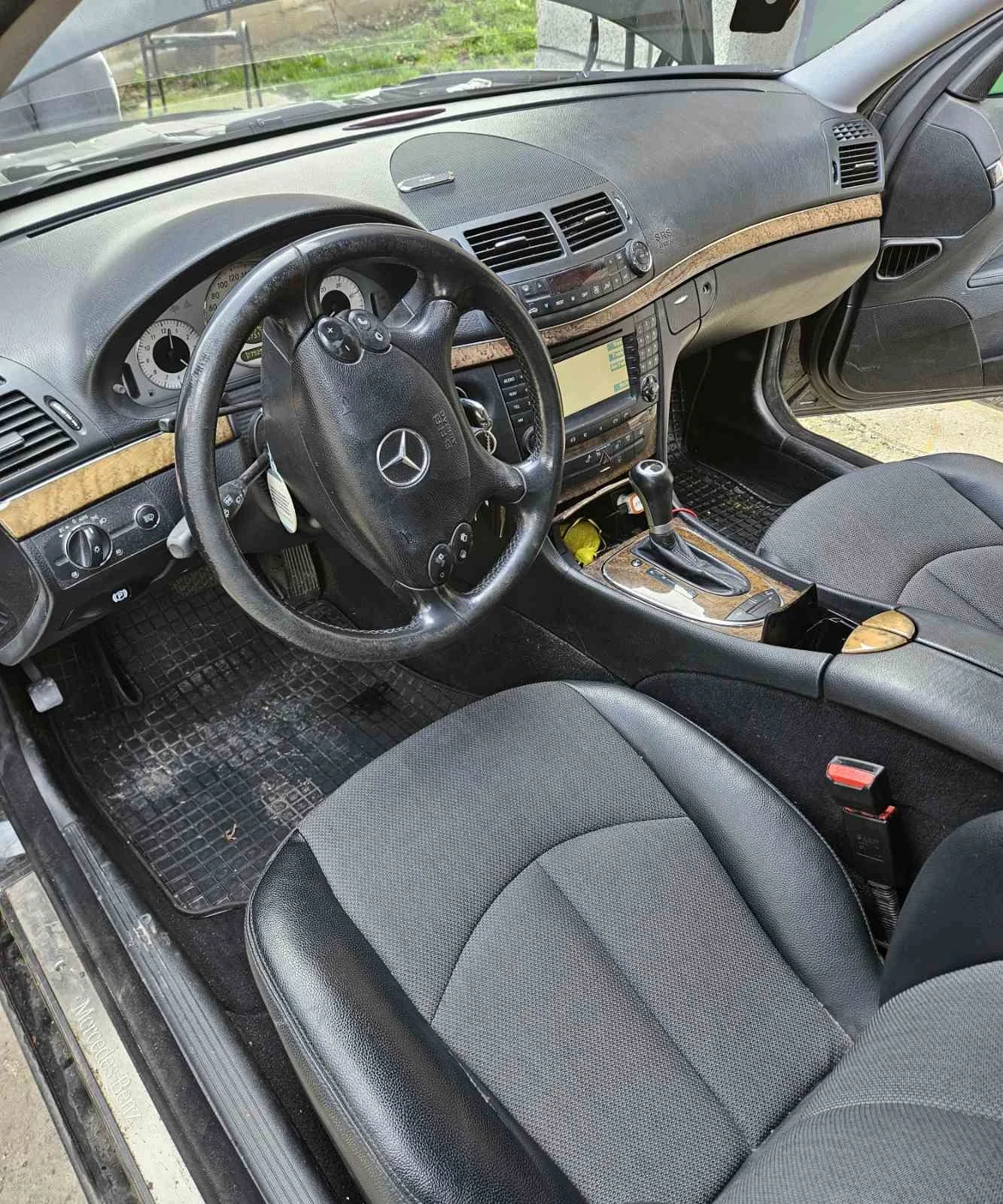 Mercedes-Benz E 320 W211, снимка 9 - Автомобили и джипове - 53876307