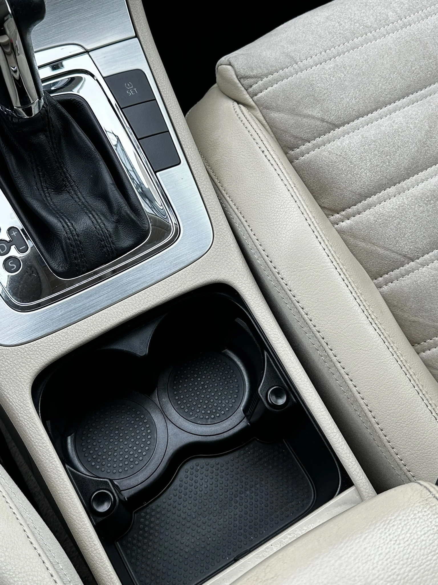 VW Passat, снимка 13 - Автомобили и джипове - 54098619