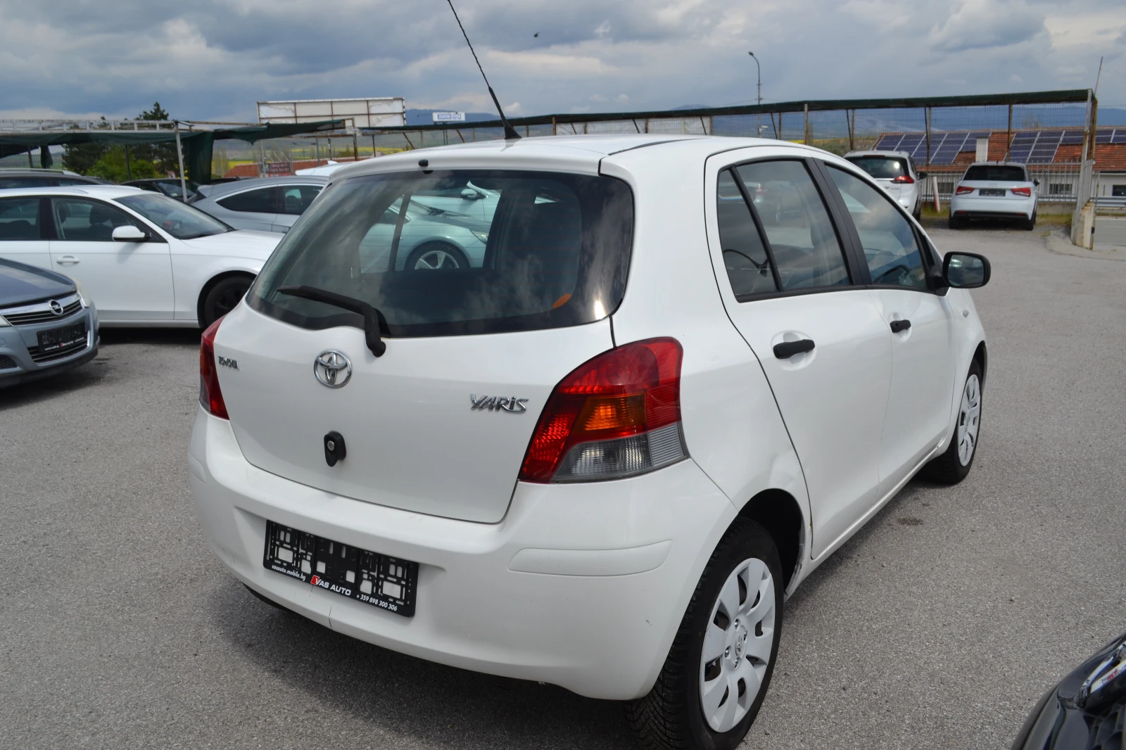 Toyota Yaris 1.4D-4D, снимка 6 - Автомобили и джипове - 54278010