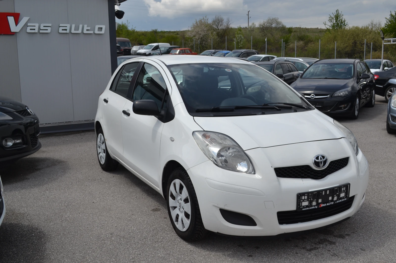 Toyota Yaris 1.4D-4D, снимка 3 - Автомобили и джипове - 54278010