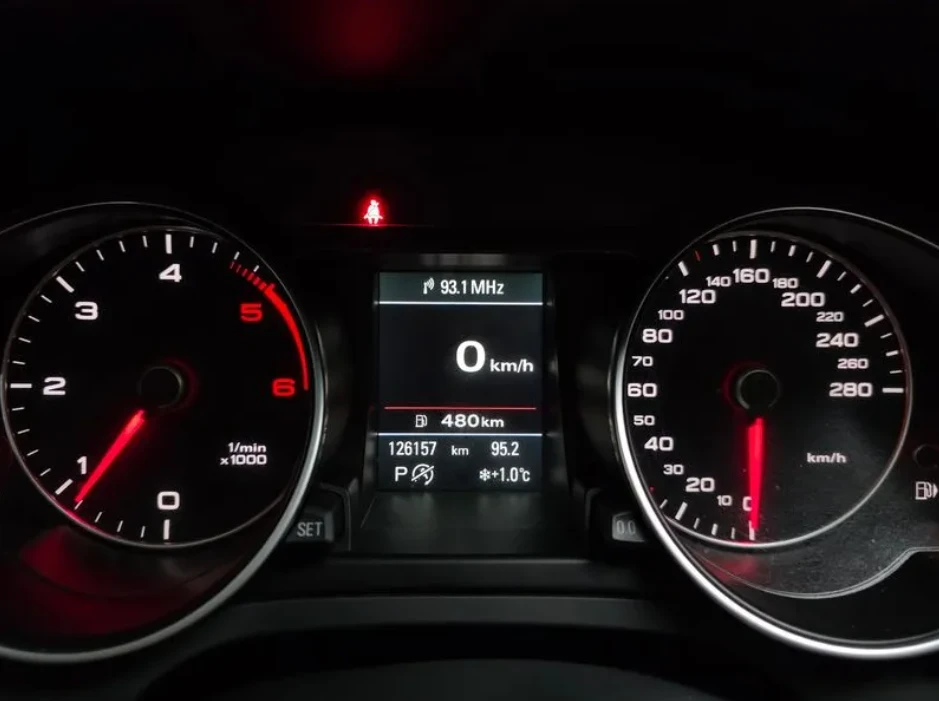 Audi A5 35 TDI Quattro 8TA, снимка 6 - Автомобили и джипове - 54467369