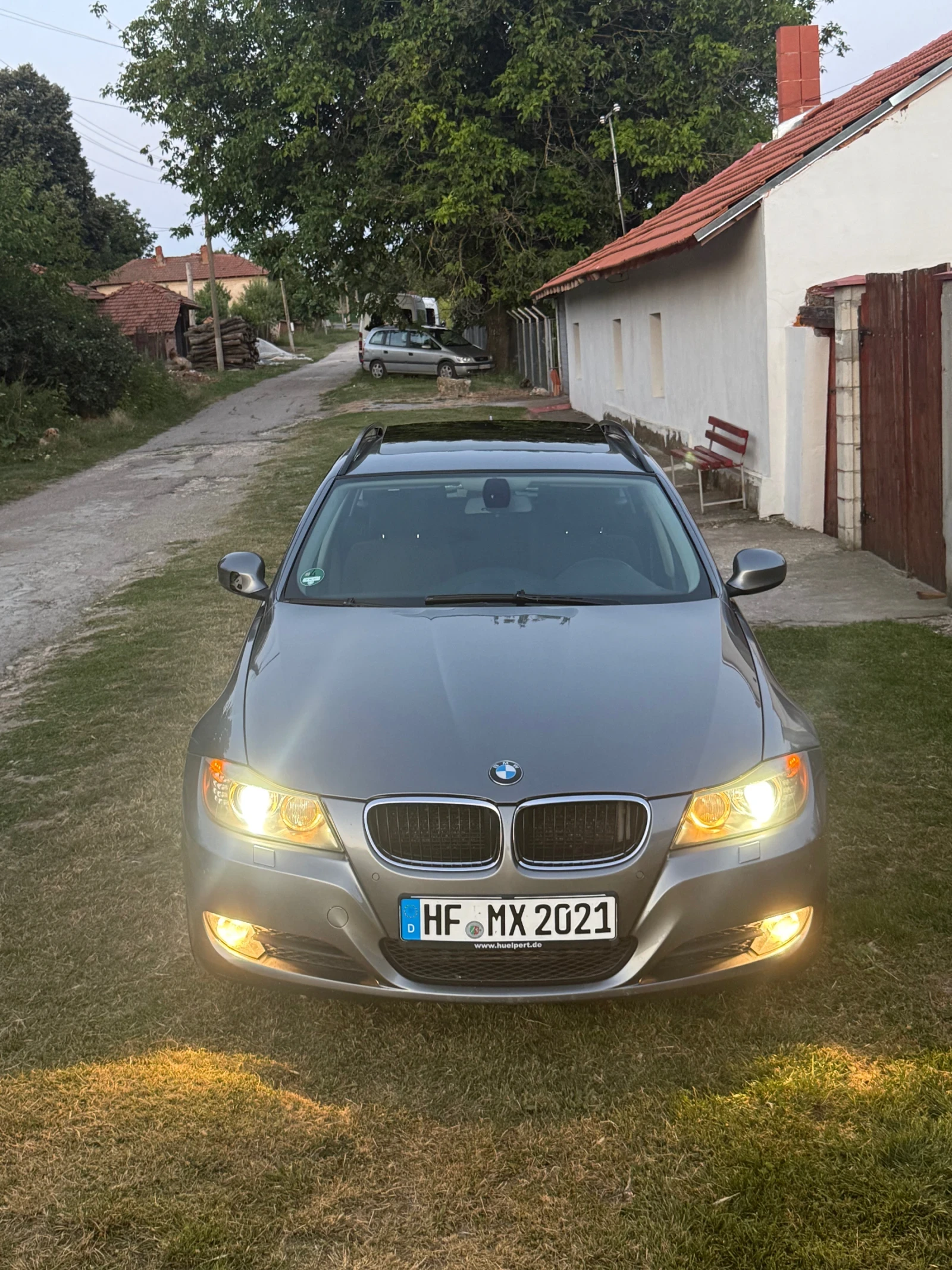 BMW 320, снимка 2 - Автомобили и джипове - 55799159