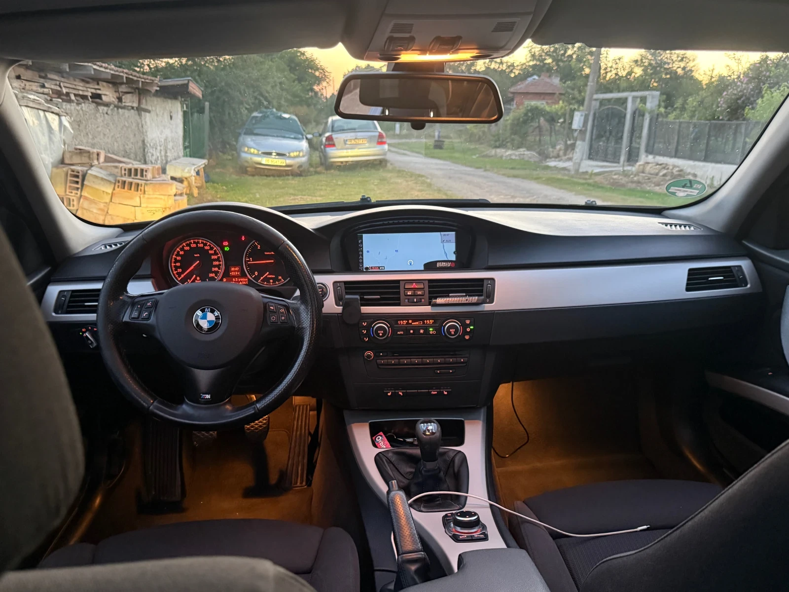BMW 320, снимка 3 - Автомобили и джипове - 55799159