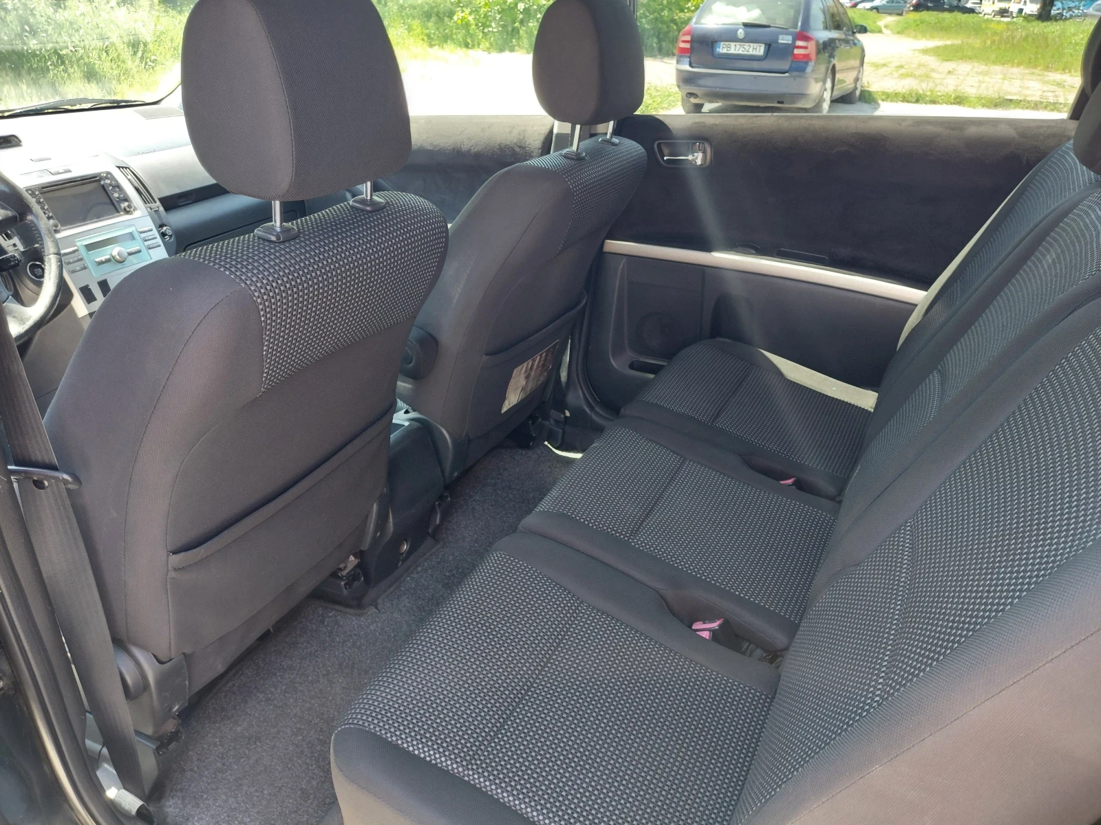 Toyota Corolla verso D-4D, снимка 7 - Автомобили и джипове - 55884581