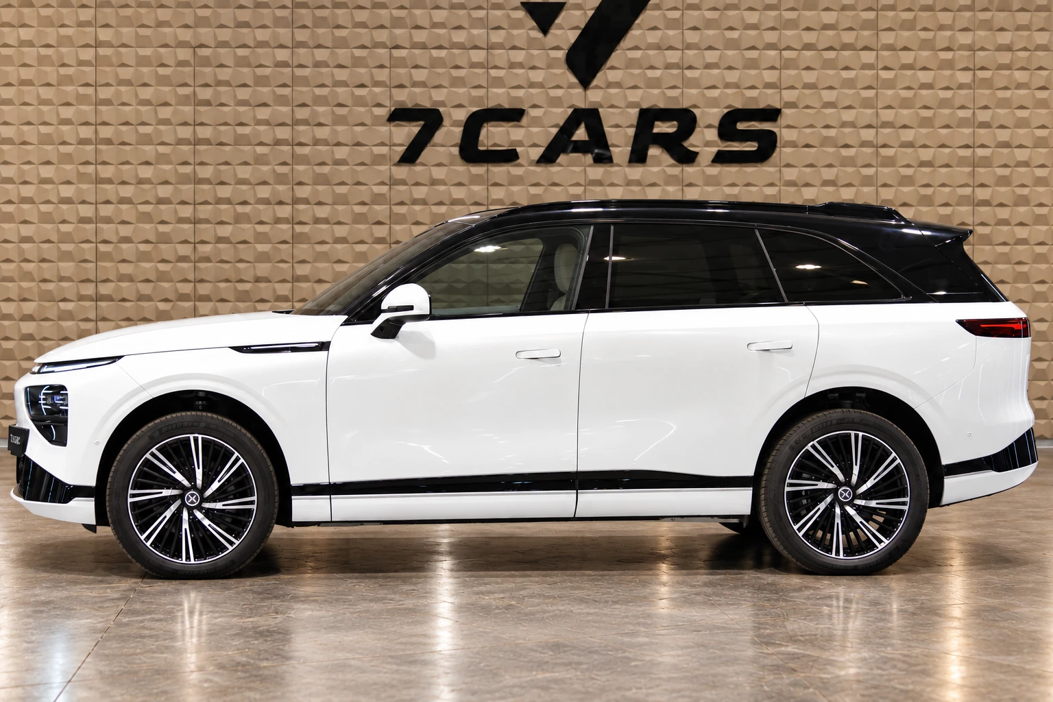 Xpeng G9 Performance AWD| Фабрична Гаранция, снимка 4 - Автомобили и джипове - 56724289