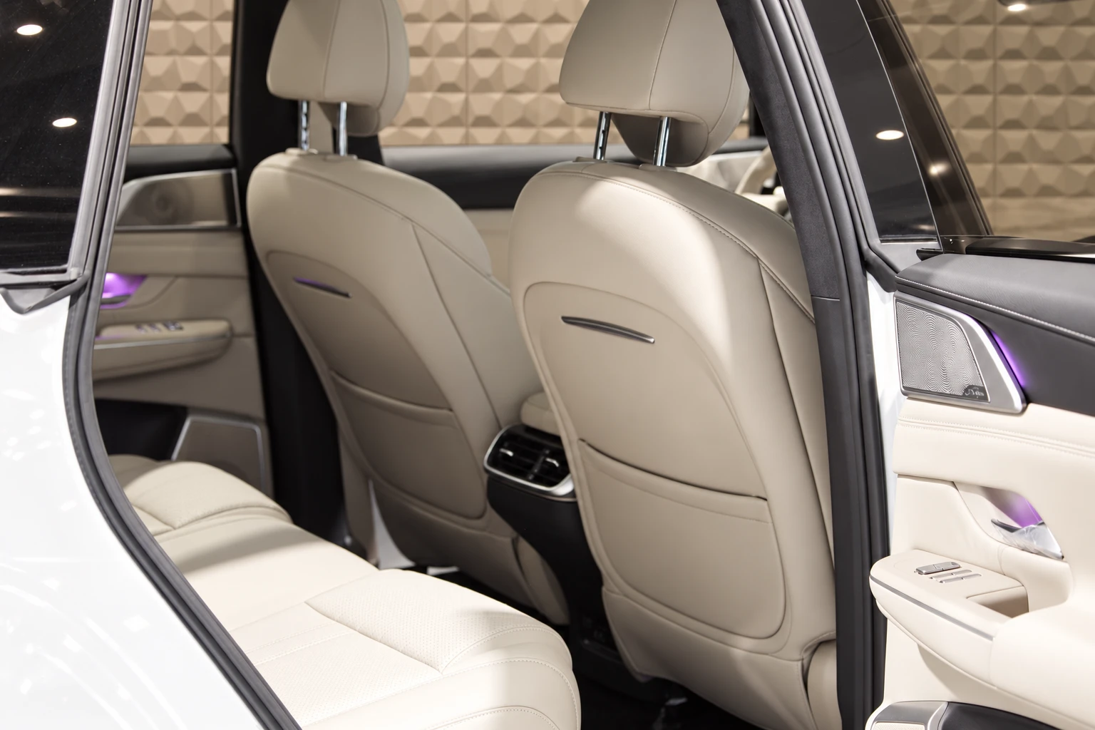 Xpeng G9 Performance AWD| Фабрична Гаранция, снимка 7 - Автомобили и джипове - 56724289