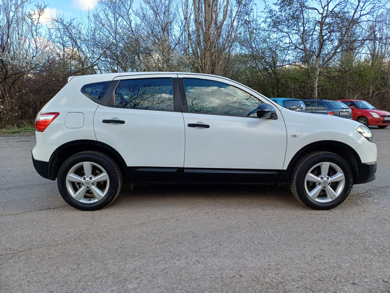 Nissan Qashqai 1.6 i, снимка 4 - Автомобили и джипове - 44620708