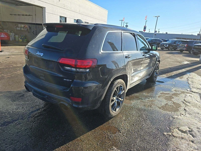 Jeep Grand cherokee 6.2* V8* SRT* ОБДУХВАНЕ* КАМЕРА* МЪРТВ* ТОЧКА* ПОД, снимка 2 - Автомобили и джипове - 48883661