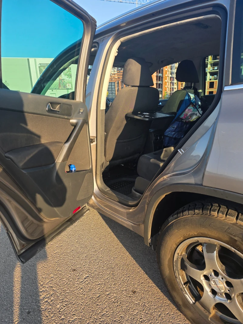 VW Tiguan 2.0 170h.p, снимка 10 - Автомобили и джипове - 52665887