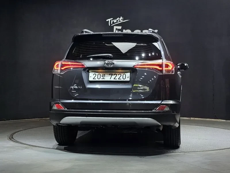 Toyota Rav4 2.5 2Wd, снимка 4 - Автомобили и джипове - 55700919