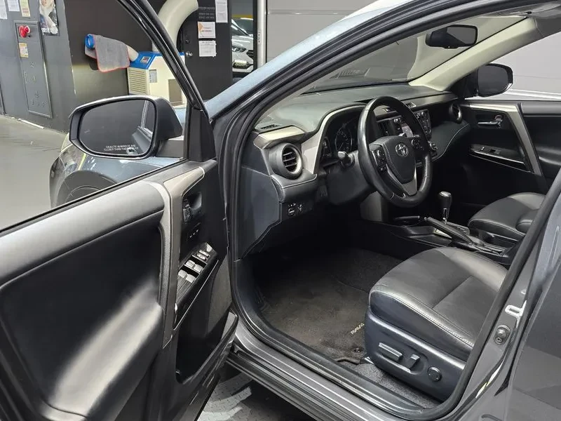 Toyota Rav4 2.5 2Wd, снимка 10 - Автомобили и джипове - 55700919
