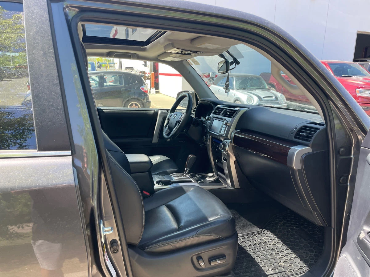 Toyota 4runner * SR5* * АвтоКредит*  - изображение 10
