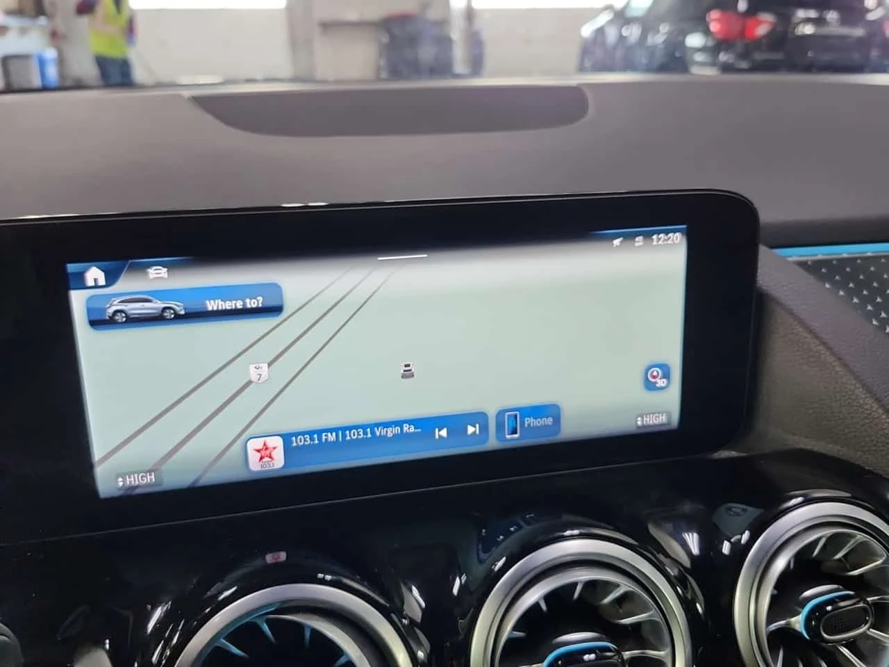 Mercedes-Benz GLA * 250 * ПОДГРЕВ * ОБДУХВАНЕ * 360 КАМЕРА * , снимка 11 - Автомобили и джипове - 53715250