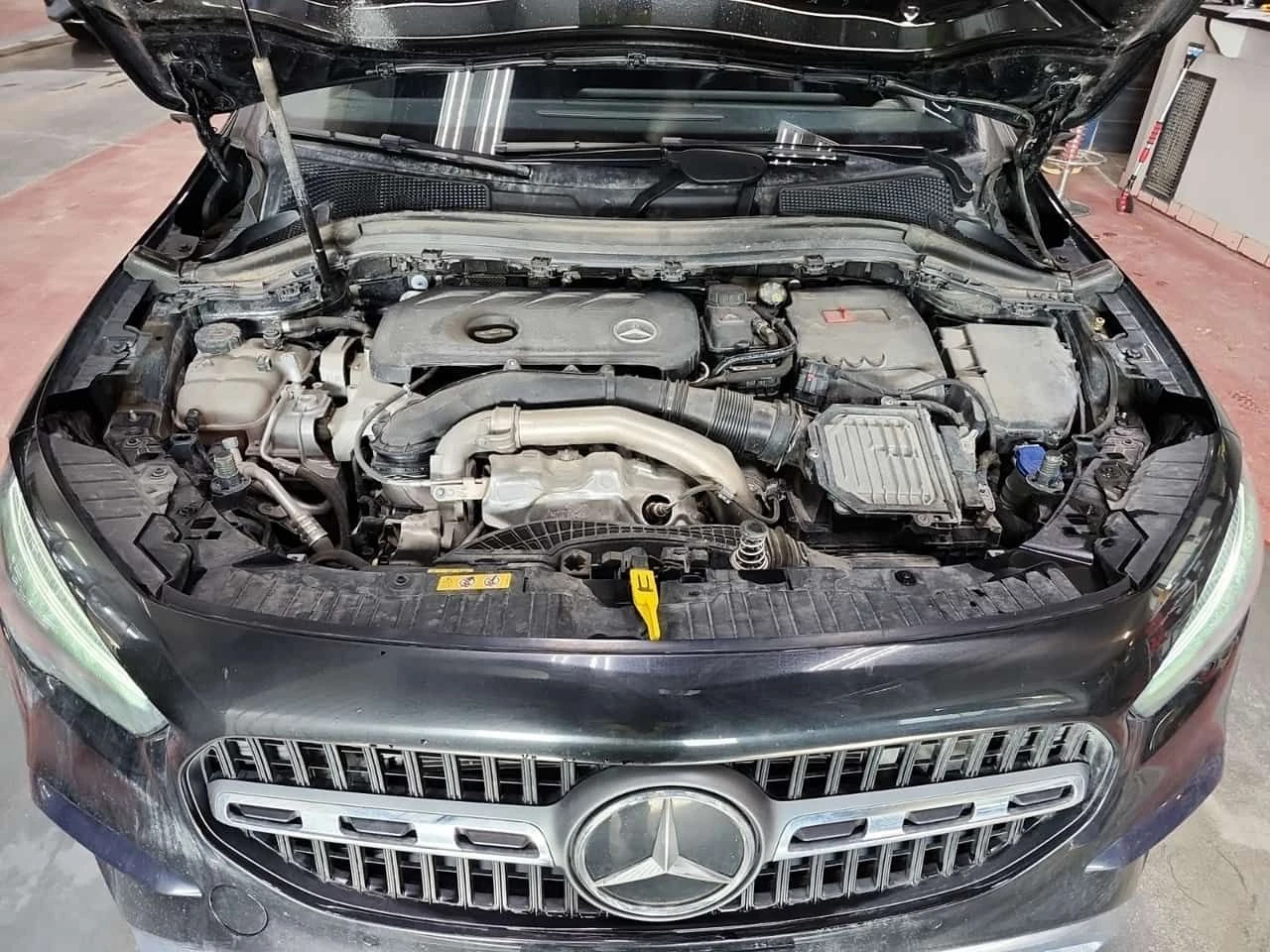 Mercedes-Benz GLA * 250 * ПОДГРЕВ * ОБДУХВАНЕ * 360 КАМЕРА * , снимка 17 - Автомобили и джипове - 53715250