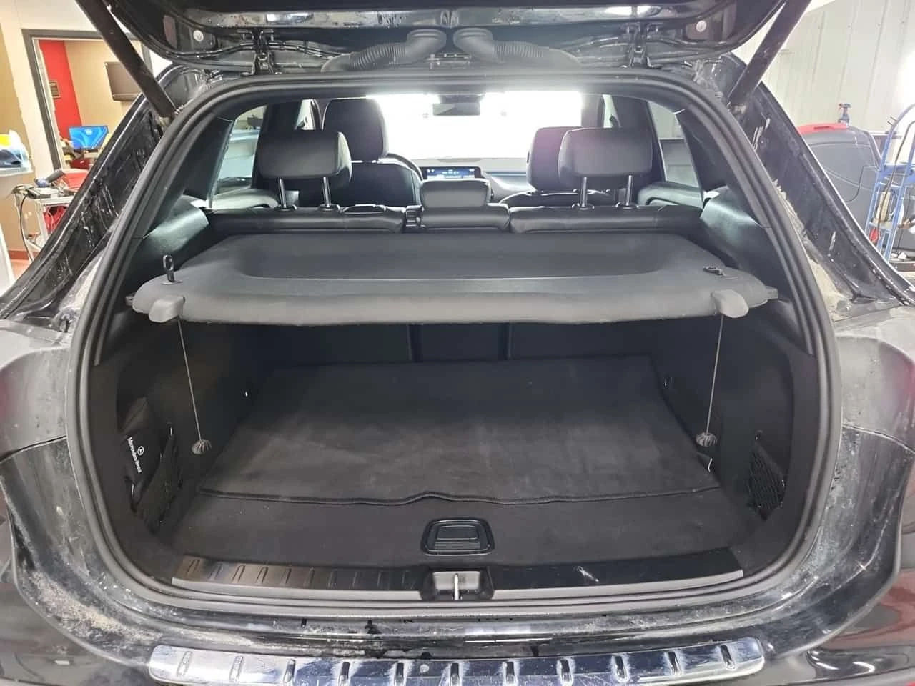 Mercedes-Benz GLA * 250 * ПОДГРЕВ * ОБДУХВАНЕ * 360 КАМЕРА * , снимка 14 - Автомобили и джипове - 53715250