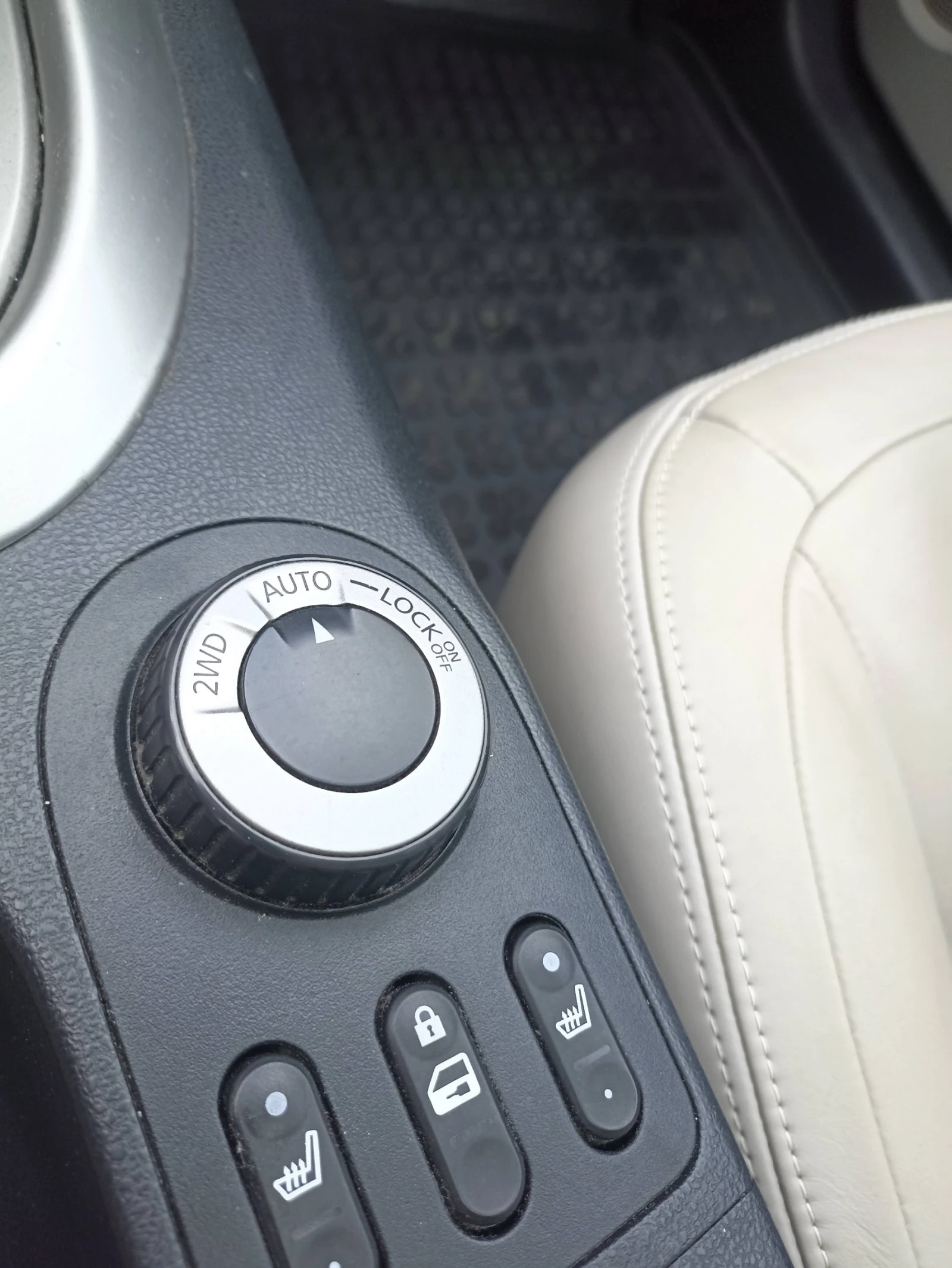 Nissan Qashqai 2.0 (141 Hp) 4x4 CVT, снимка 6 - Автомобили и джипове - 54383953