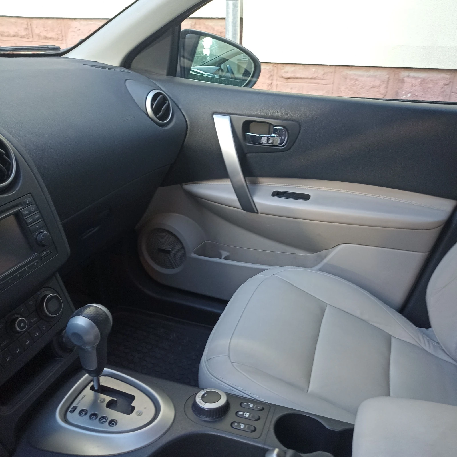 Nissan Qashqai 2.0 (141 Hp) 4x4 CVT, снимка 10 - Автомобили и джипове - 54383953