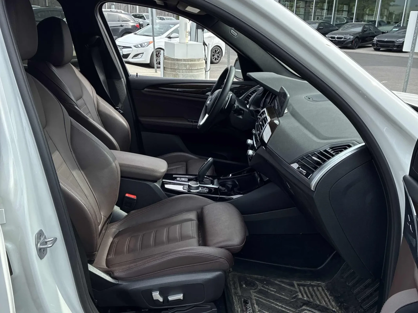 BMW X3 xDrive30i * Keyless * CARFAX * АВТО КРЕДИТ * , снимка 9 - Автомобили и джипове - 54796532