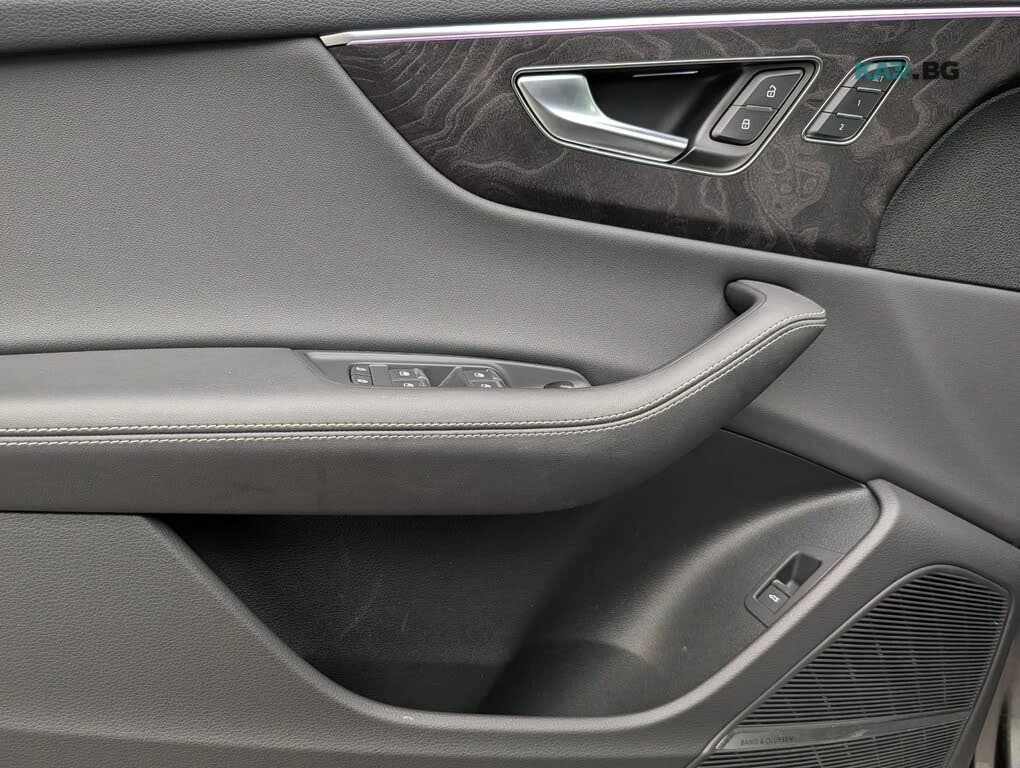 Audi Q8 Matrix * АвтоКредит * (ЦЕНА ДО БГ), снимка 13 - Автомобили и джипове - 55180118