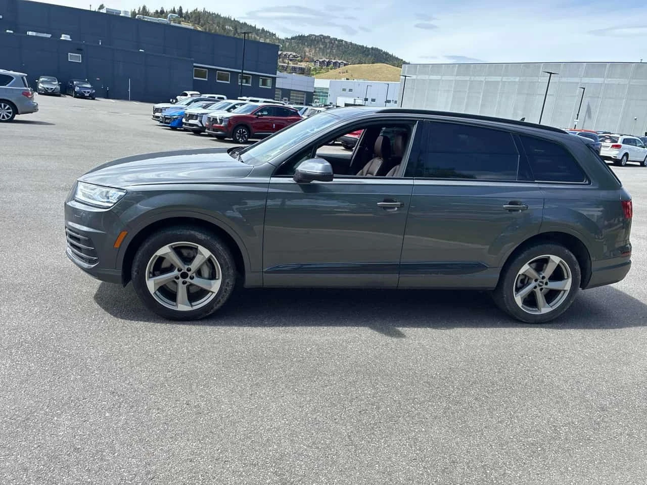 Audi Q7 * PROGRESSIV * CARFAX * ОПЦИЯ ЗА ФИНАНСИРАНЕ, снимка 6 - Автомобили и джипове - 55286170