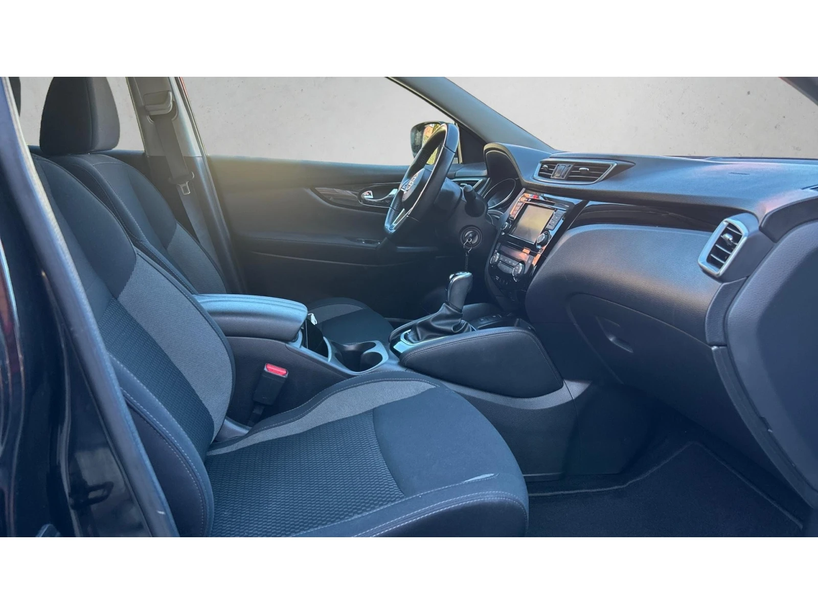 Nissan Qashqai DIG-T Acenta  A/T, Месечна вноска от 222  , снимка 9 - Автомобили и джипове - 56012515