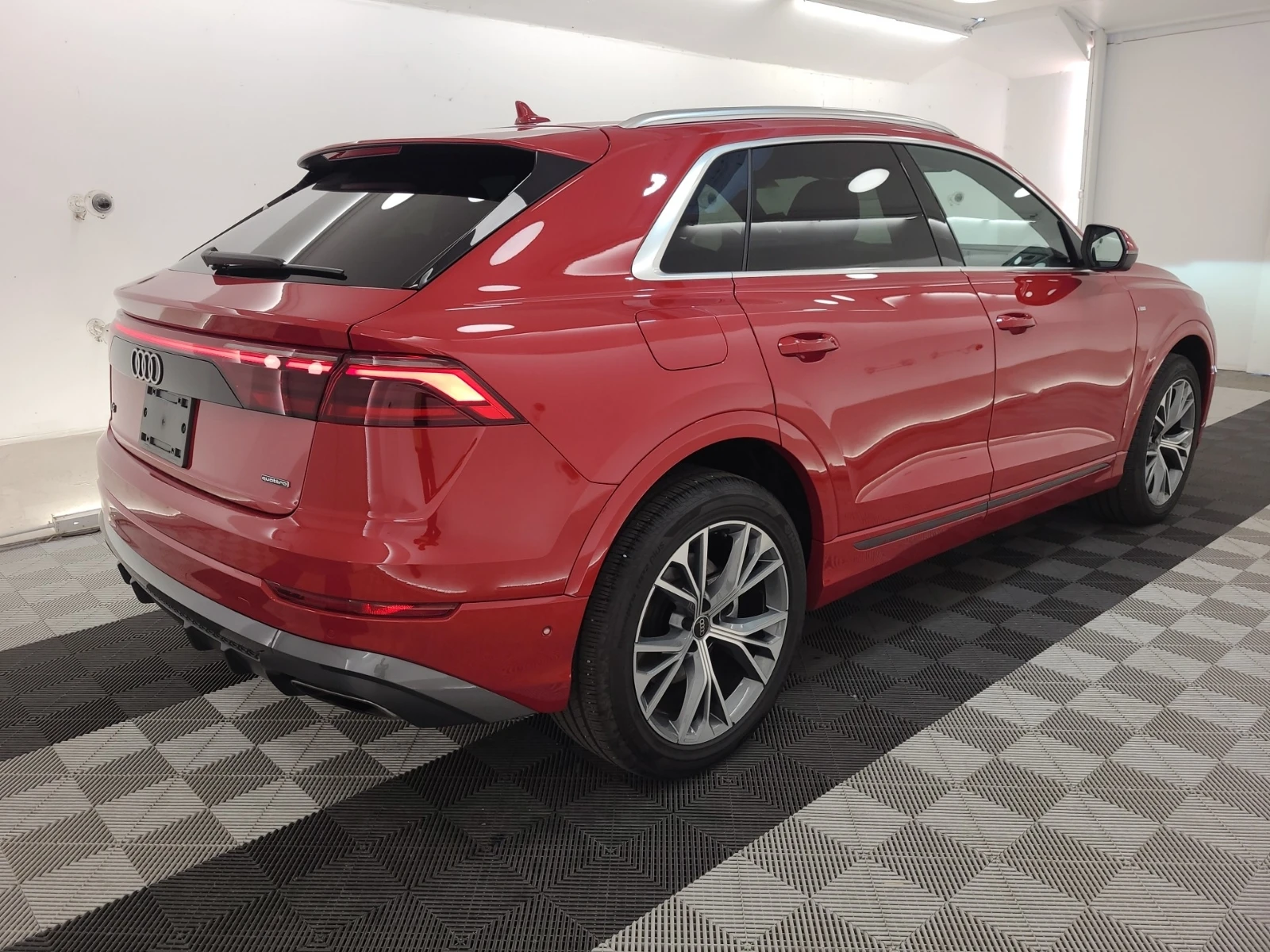 Audi Q8 3.0 TFSI  PROGRESSIV, снимка 3 - Автомобили и джипове - 56440443