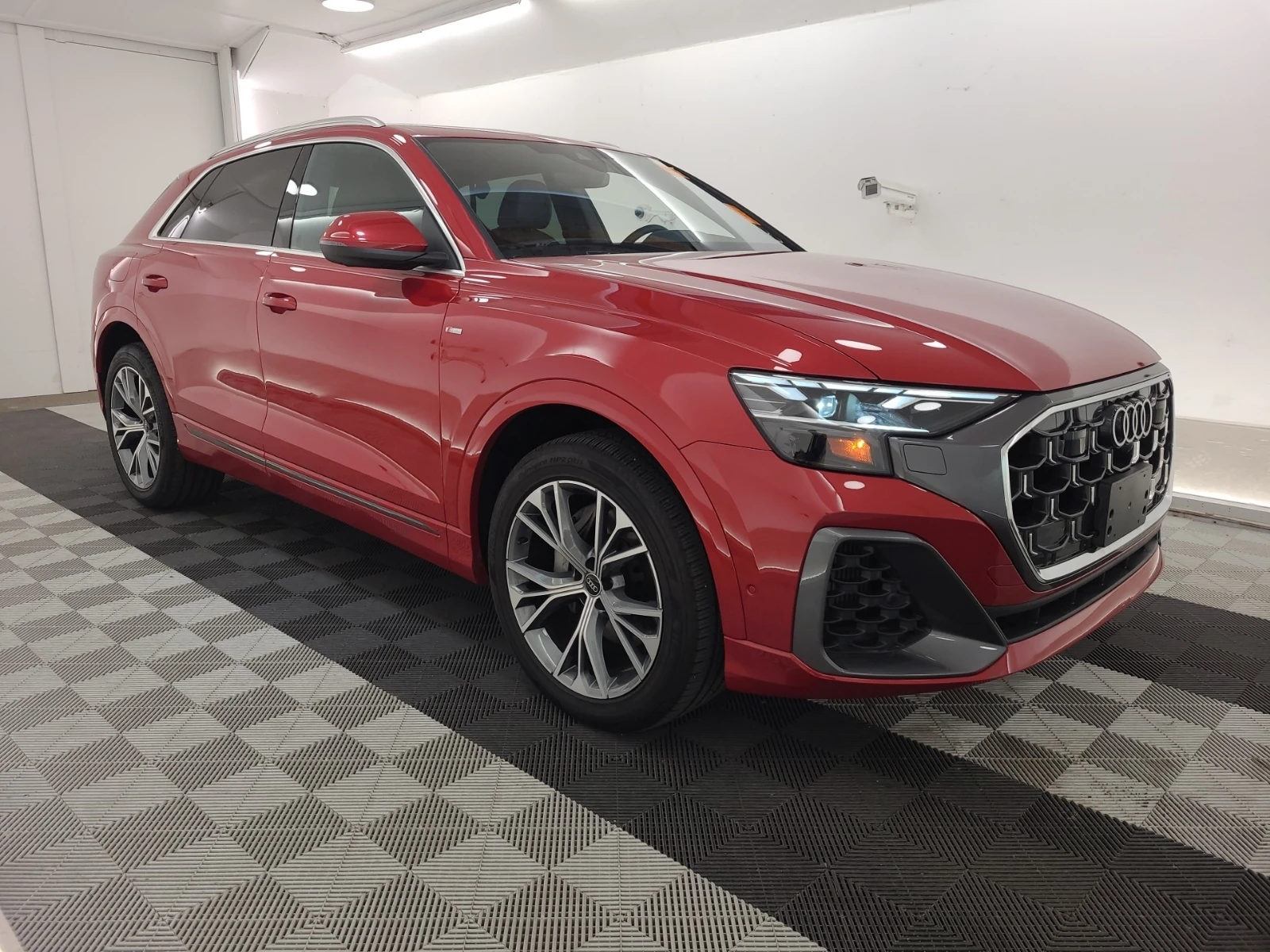 Audi Q8 3.0 TFSI  PROGRESSIV, снимка 2 - Автомобили и джипове - 56440443