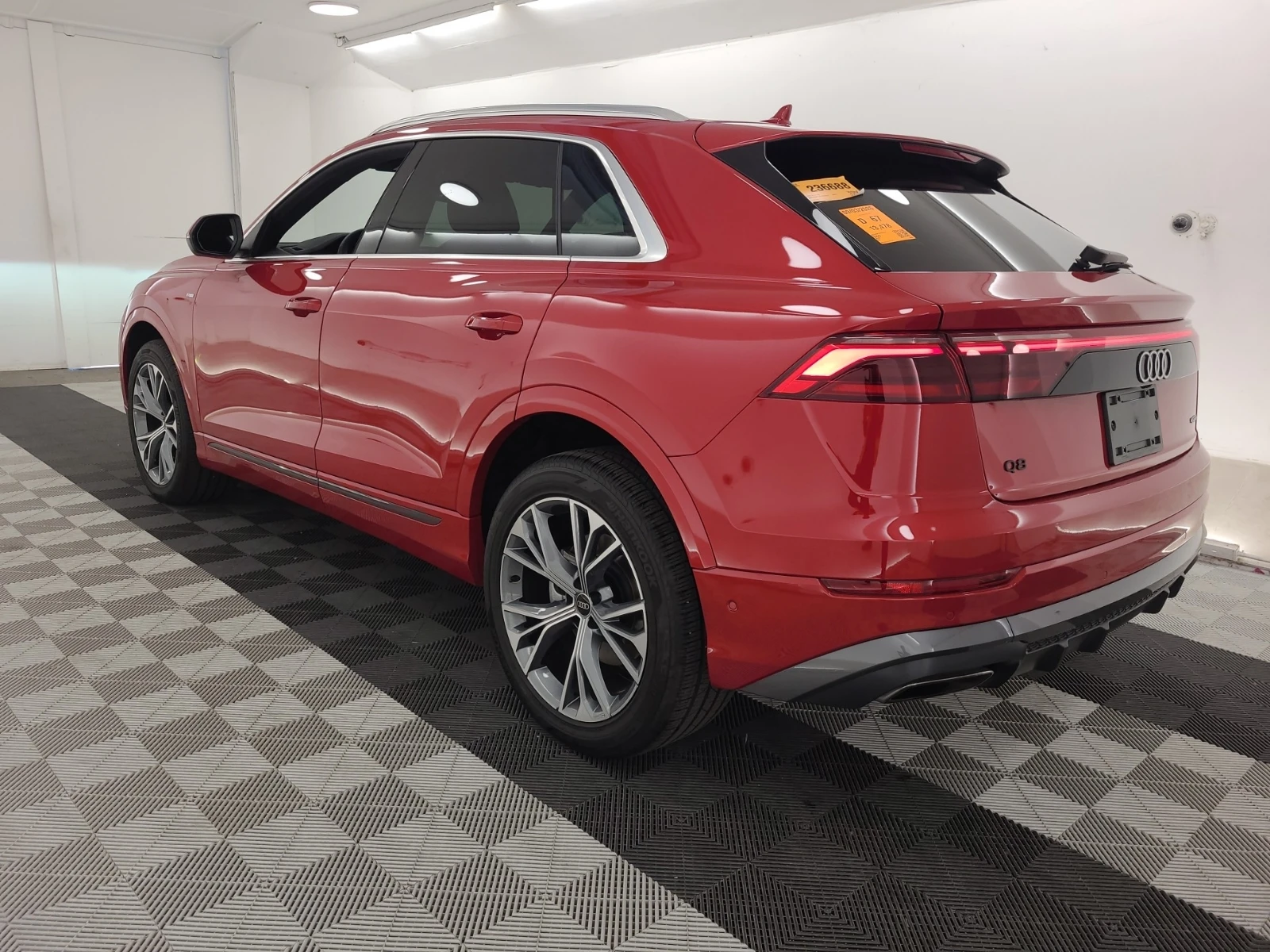 Audi Q8 3.0 TFSI  PROGRESSIV, снимка 4 - Автомобили и джипове - 56440443