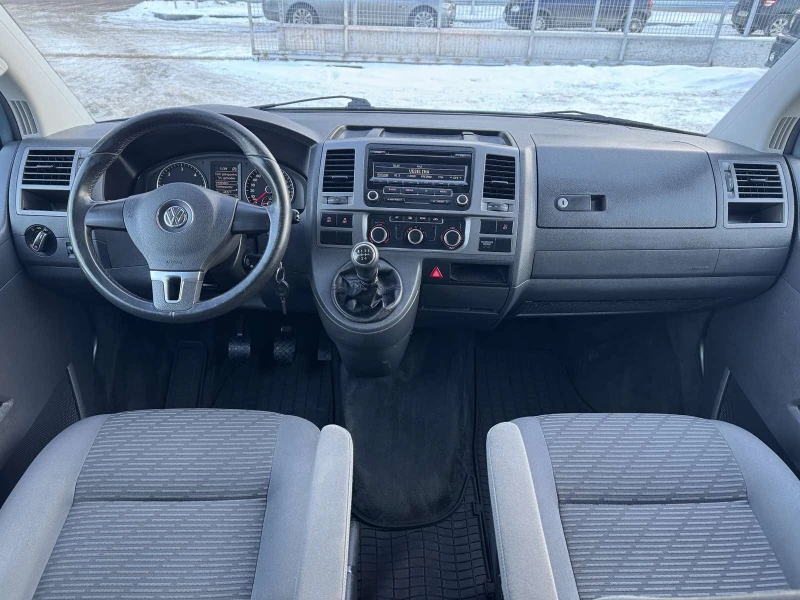 VW Multivan 2.0TDI* STARTLINE* EDITION26* , снимка 16 - Бусове и автобуси - 53168926