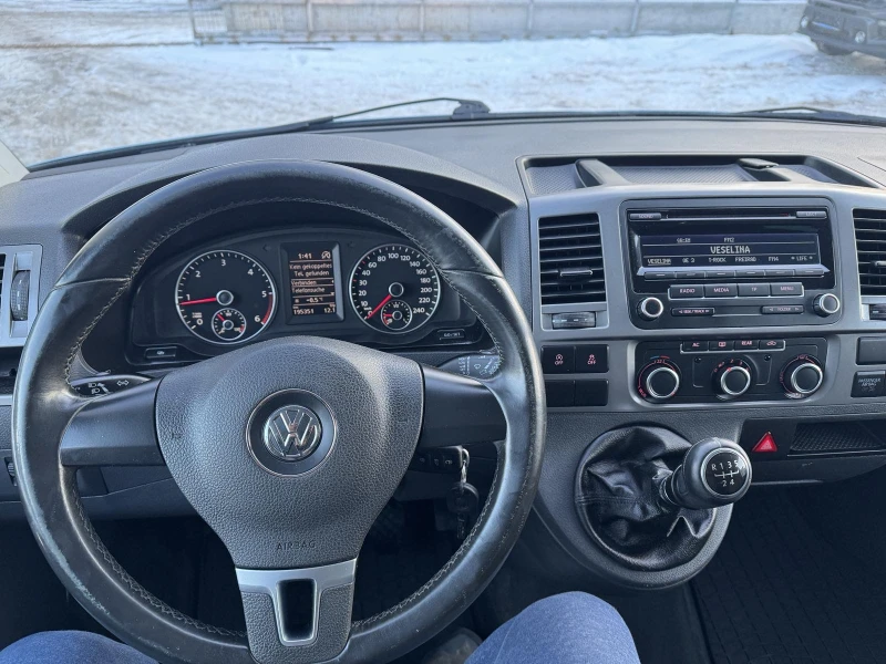 VW Multivan 2.0TDI* STARTLINE* EDITION26* , снимка 15 - Бусове и автобуси - 53168926