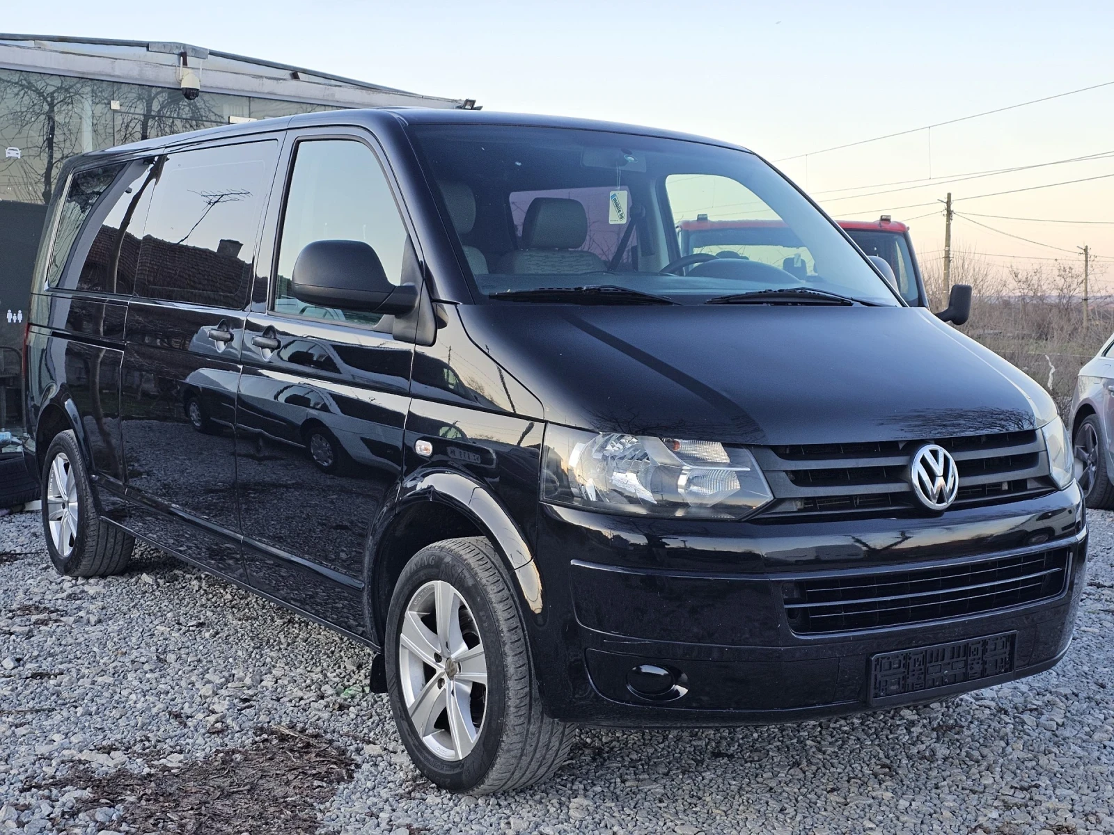 VW Transporter 2.0TDi/140k/Дълга база/ТОП, снимка 3 - Бусове и автобуси - 53787112