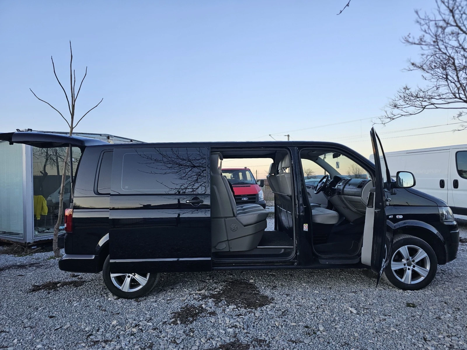 VW Transporter 2.0TDi/140k/Дълга база/ТОП, снимка 14 - Бусове и автобуси - 53787112