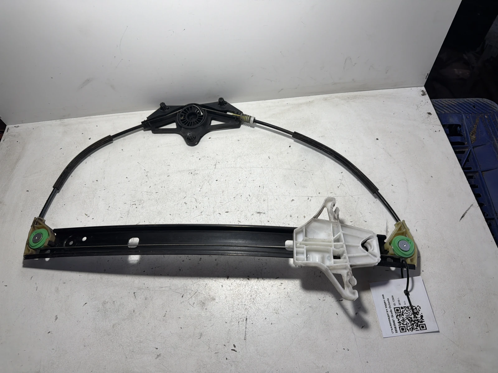 стъклоповдигач заден ляв 5E0839461 Skoda Octavia
