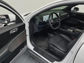 Hyundai Ioniq 6 STANDARD E-VALUE+ , снимка 10