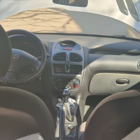 Peugeot 206 Хечбек, снимка 5