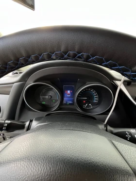 Обява за продажба на Toyota Auris TOURING SPORTS 1.8 HYBRID ~23 500 лв. - изображение 4