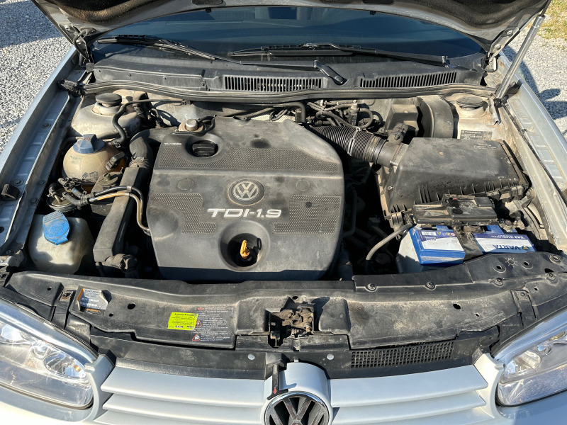 VW Golf 1.9tdi 90кс. Климатик, снимка 13 - Автомобили и джипове - 45240337