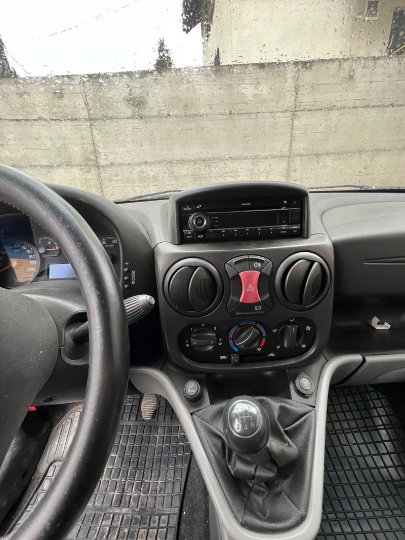 Fiat Doblo 1.3 MJT, снимка 9 - Автомобили и джипове - 47318913