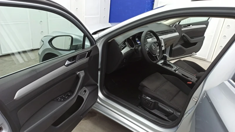 VW Passat 2.0TDI Bluemotion, снимка 12 - Автомобили и джипове - 48781224