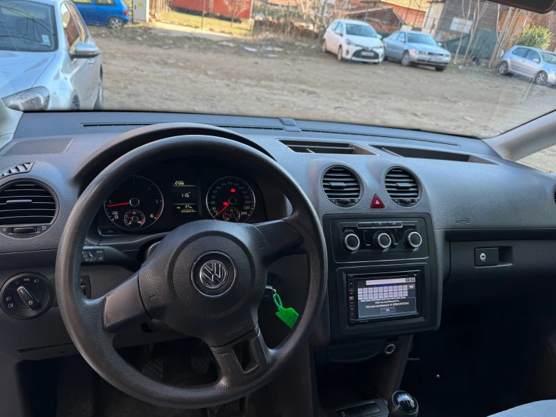 VW Caddy, снимка 10 - Автомобили и джипове - 49065044