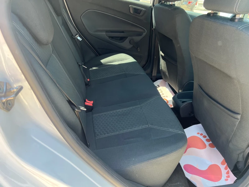 Ford Fiesta 1.4 Фабрична Газ, снимка 13 - Автомобили и джипове - 51129300