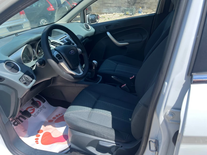 Ford Fiesta 1.4 Фабрична Газ, снимка 10 - Автомобили и джипове - 51129300