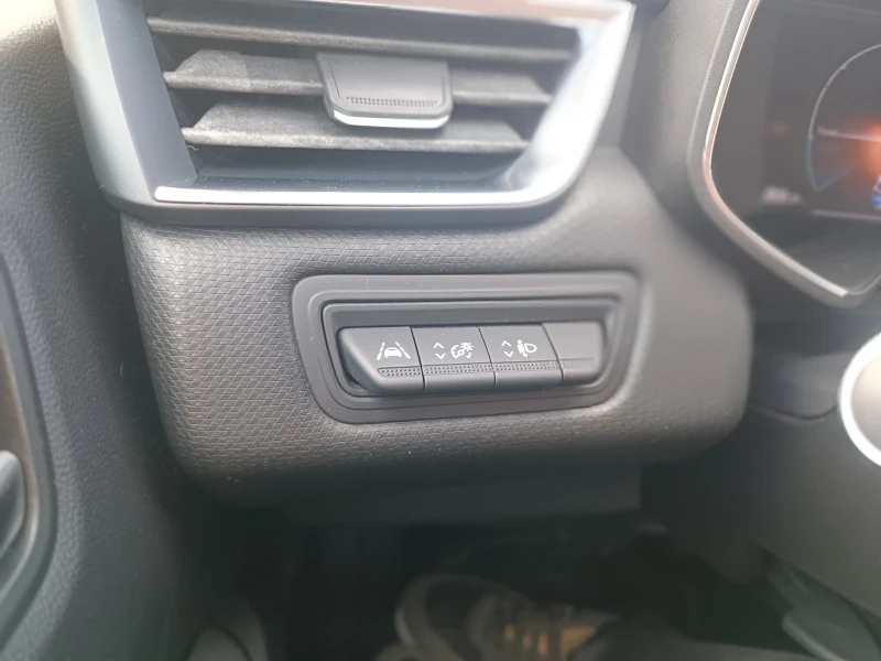 Renault Clio 1.6 hibrid , снимка 14 - Автомобили и джипове - 52370541