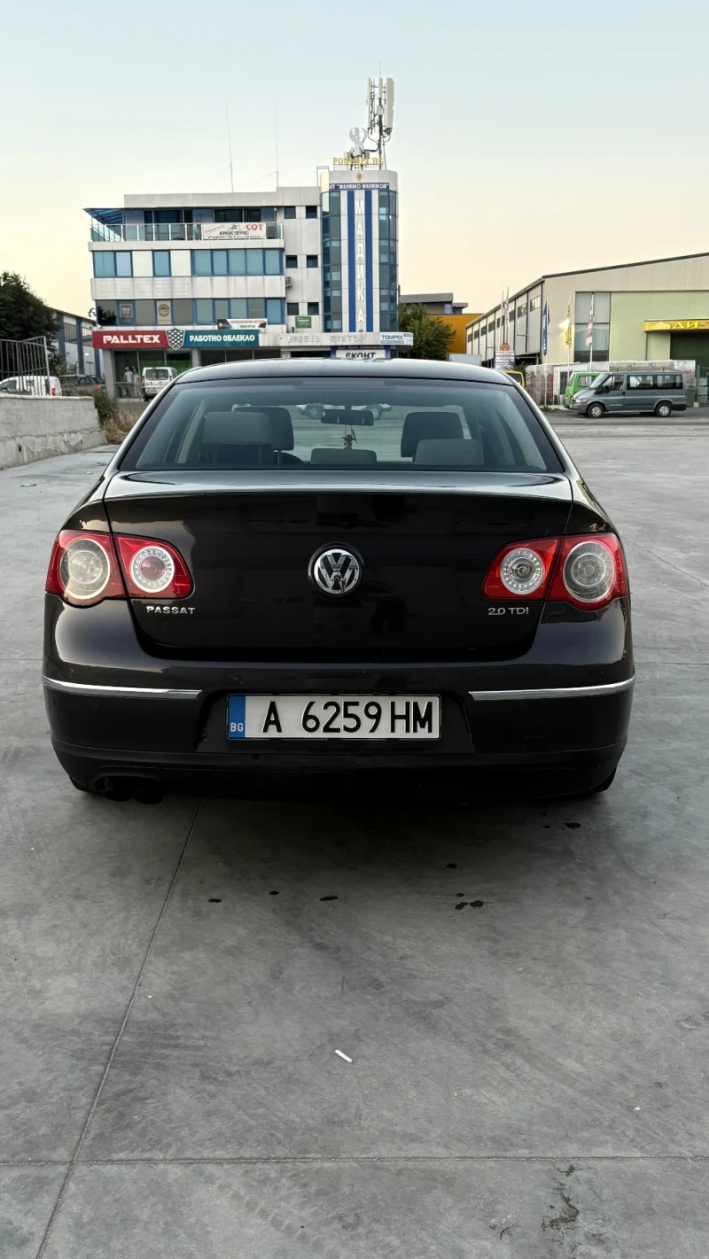 VW Passat, снимка 2 - Автомобили и джипове - 52745053