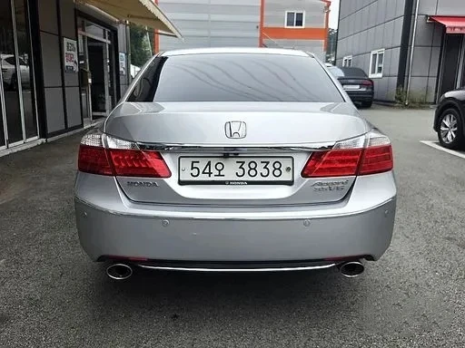 Honda Accord 3.5 V6 ОЧАКВАН ВНОС  - изображение 4