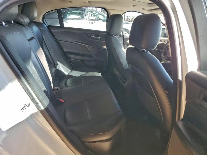 Jaguar XE 3.0 FIRST EDITION, снимка 9 - Автомобили и джипове - 52748920